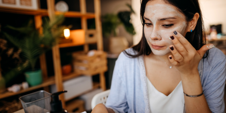 Winter Anti-Aging Skin Care Tips to Prevent Wrinkles and Dryness Naturally