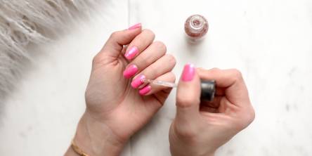 Perfect Pretty Pink Nails For the Right Outfit Look