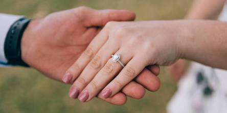 How to Design a Custom Engagement Ring That Tells Your Love Story