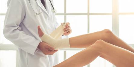 6 Reasons to Visit a Podiatrist Before Summer