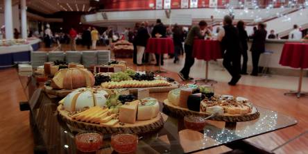 Questions You Need To Ask Before Hiring a Wedding Catering Company