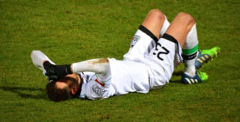 soccer player in pain