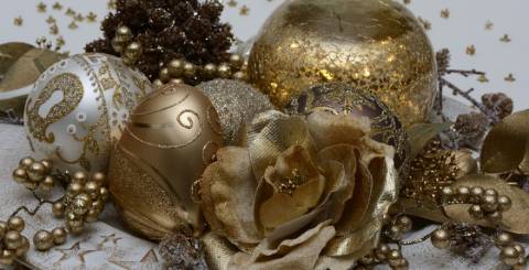 golden christmas decorations