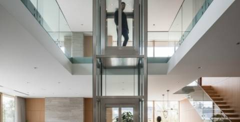 Why Hydraulic Home Elevators Are Preferred in Modern Villas