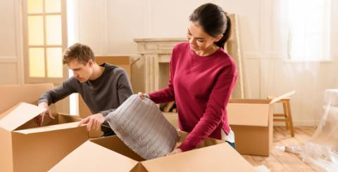 10 Tips to Get Settled Into a New Home After a Move move to new home