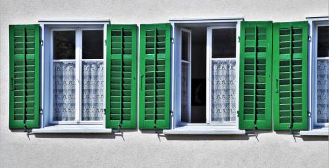 Comparison between Composite shutters and Polywood shutters