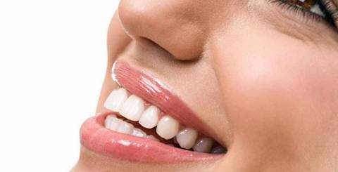 7 Effective Tips on How to Make Your Teeth and Gums Healthier 