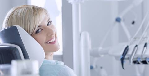 8 Alarming Signs That You Need to Visit a Dentist Immediately 8 Alarming Signs That You Need to Visit a Dentist Immediately