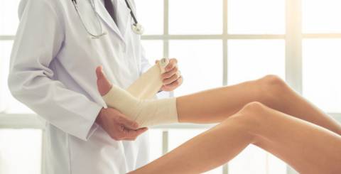 6 Reasons to Visit a Podiatrist Before Summer