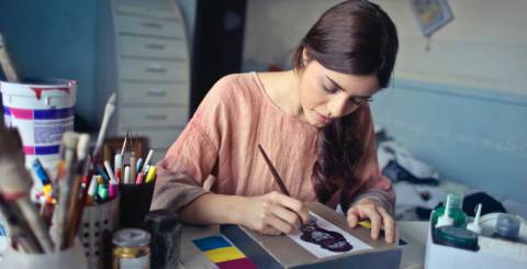 girl painting paint