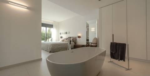 freestanding bath